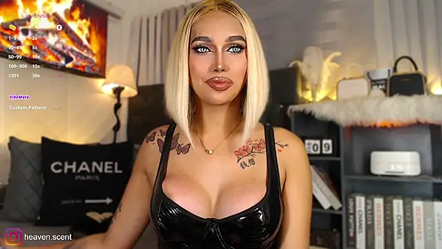 Snapshot of Angela_foxx chatting on 02-09-25, 06:37 Angela foxx online show from 02-09-25, 06:37