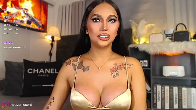 Snapshot of Angela_foxx chatting on 02-16-25, 03:05 Angela foxx online show from 02-16-25, 03:05
