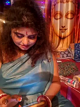 Snapshot of Maaya66 chatting on 12-17-24, 10:32 Maaya66 online show from 12-17-24, 10:32