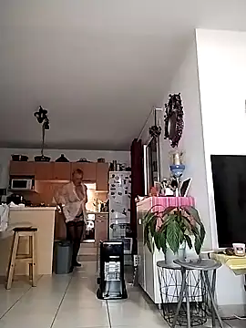 Snapshot of SoDi_Love chatting on 12-28-24, 03:58 SoDi Love online show from 12-28-24, 03:58