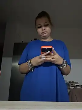 AllysonK online show from 11-12-25, 04:18