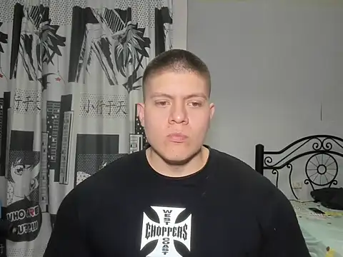 Snapshot of regan_jhonso chatting on 11-15-25, 09:43 regan jhonso online show from 11-15-25, 09:43