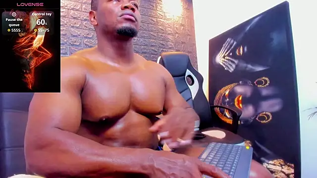 Snapshot of tommike chatting on 02-07-26, 11:36 tommike online show from 02-07-26, 11:36