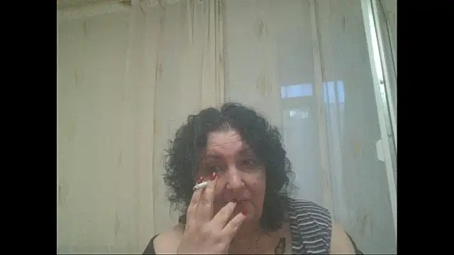 Snapshot of maturekorine chatting on 05-19-26, 05:41 maturekorine online show from 05-19-26, 05:41