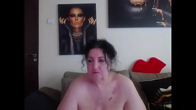 Snapshot of maturekorine chatting on 06-24-26, 02:16 maturekorine online show from 06-24-26, 02:16