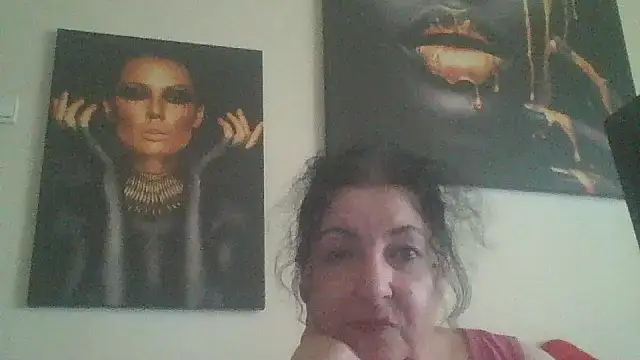 Snapshot of maturekorine chatting on 06-25-26, 09:47 maturekorine online show from 06-25-26, 09:47