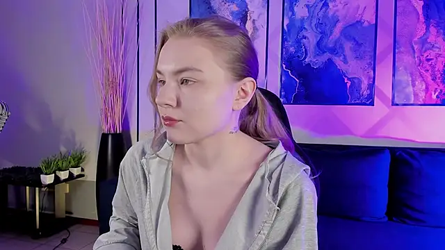 Snapshot of ValerieViolette chatting on 12-04-24, 01:03 ValerieViolette online show from 12-04-24, 01:03