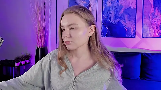 Snapshot of ValerieViolette chatting on 12-04-24, 07:17 ValerieViolette online show from 12-04-24, 07:17