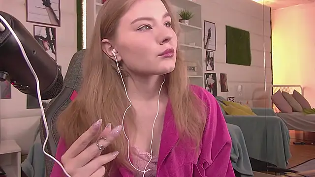 Snapshot of ValerieViolette chatting on 02-20-25, 06:50 ValerieViolette online show from 02-20-25, 06:50