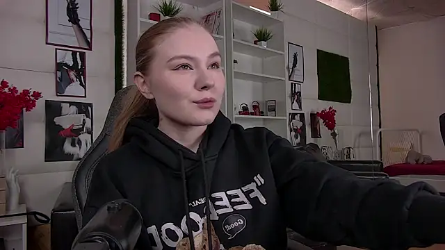 Snapshot of ValerieViolette chatting on 02-27-25, 09:32 ValerieViolette online show from 02-27-25, 09:32