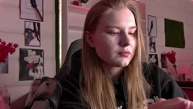 Snapshot of ValerieViolette chatting on 03-01-25, 09:18 ValerieViolette online show from 03-01-25, 09:18