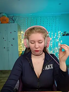 D0nna  online show from 04-25-26, 02:58