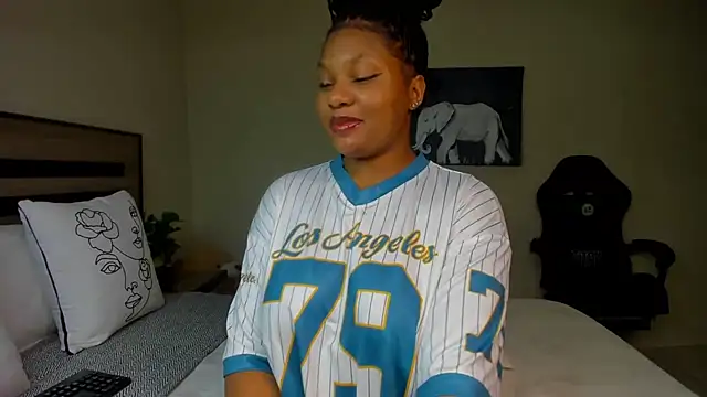 Renee-18 online show from 11-24-25, 10:20