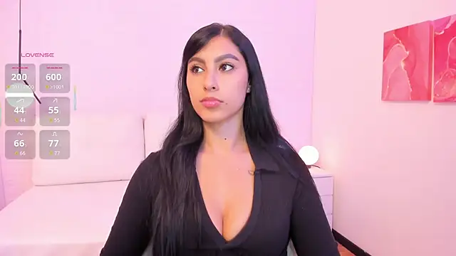 Snapshot of Emily_roux chatting on 09-10-25, 01:38 Emily roux online show from 09-10-25, 01:38