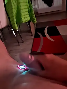 Szeltolo001 online show from 04-14-26, 10:27