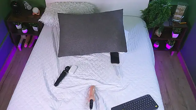 Snapshot of RaquelLust chatting on 02-10-25, 07:58 RaquelLust online show from 02-10-25, 07:58