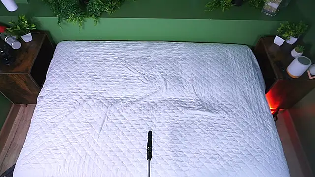 Snapshot of RaquelLust chatting on 03-23-25, 04:27 RaquelLust online show from 03-23-25, 04:27