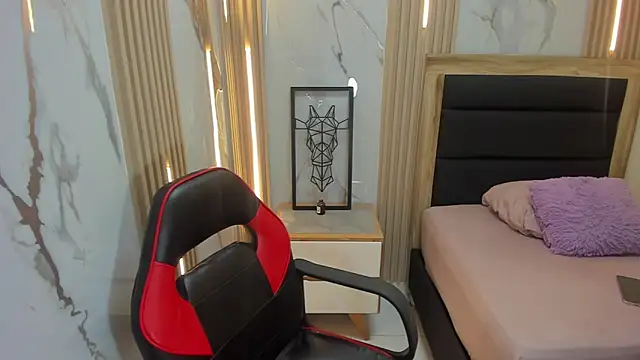 Snapshot of delilaquinn chatting on 10-17-25, 11:13 delilaquinn online show from 10-17-25, 11:13