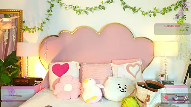 Snapshot of EmmaCrush chatting on 01-16-26, 08:46 EmmaCrush online show from 01-16-26, 08:46