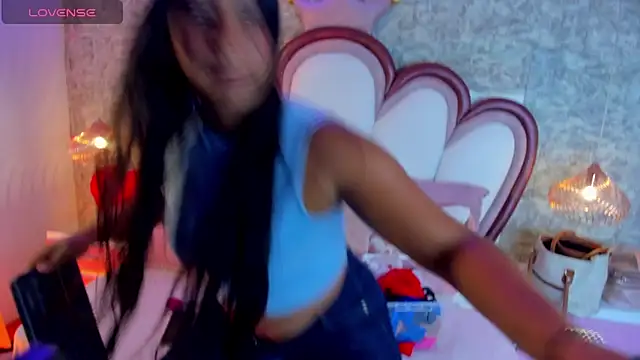 Snapshot of EmmaCrush chatting on 02-28-26, 10:11 EmmaCrush online show from 02-28-26, 10:11