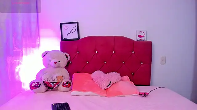 LucianaTomson online show from 10-08-25, 11:02