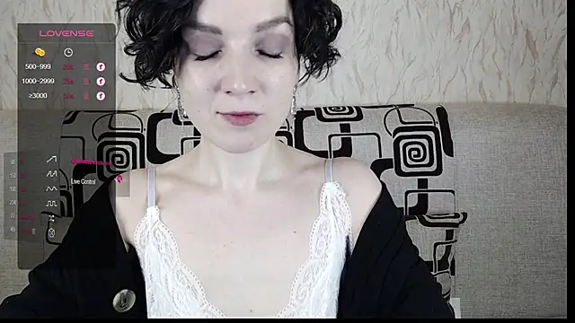 TinaWince online show from 02-26-25, 05:42