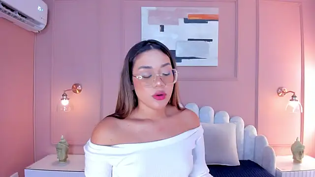 Snapshot of mara_brooks chatting on 01-14-25, 06:38 mara brooks online show from 01-14-25, 06:38