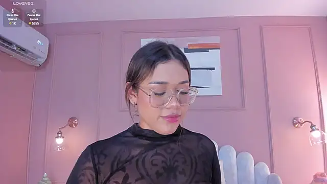 Snapshot of mara_brooks chatting on 03-12-25, 07:06 mara brooks online show from 03-12-25, 07:06