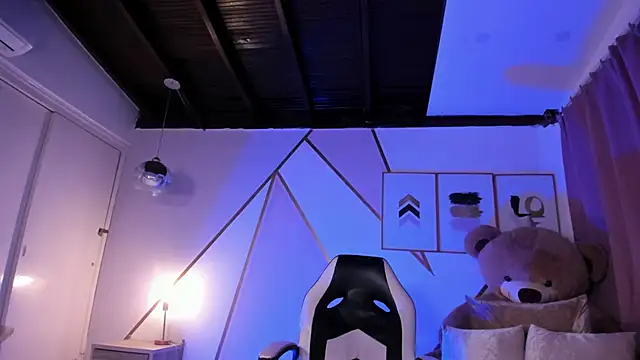 Snapshot of maye_wells chatting on 02-12-25, 05:37 maye wells online show from 02-12-25, 05:37