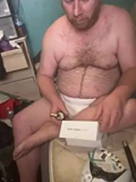 Snapshot of Diaperking916 chatting on 02-04-26, 11:49 Diaperking916 online show from 02-04-26, 11:49