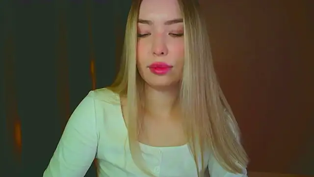 Snapshot of mia_raspberrie chatting on 01-07-25, 02:42 mia raspberrie online show from 01-07-25, 02:42