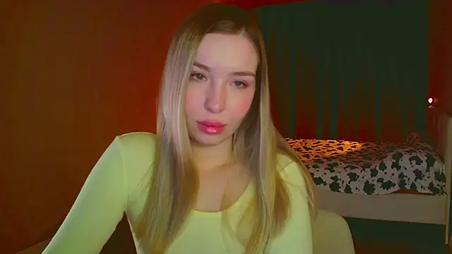 Snapshot of mia_raspberrie chatting on 02-09-25, 03:11 mia raspberrie online show from 02-09-25, 03:11