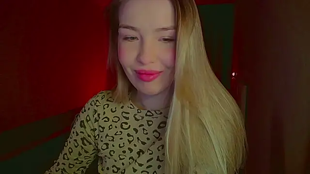 Snapshot of mia_raspberrie chatting on 03-17-25, 07:15 mia raspberrie online show from 03-17-25, 07:15