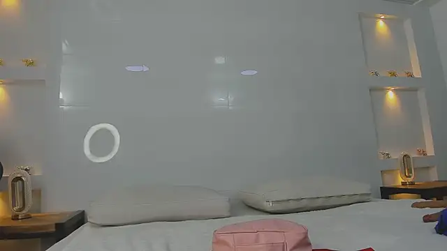 Dalia-Prada online show from 03-25-26, 03:45