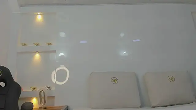 Dalia-Prada online show from 04-16-26, 03:29