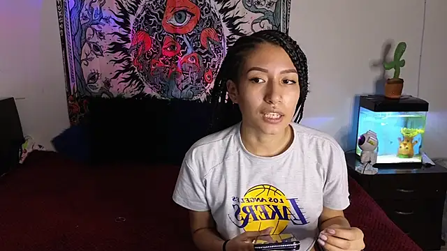 Snapshot of tony_and_sophia chatting on 02-05-26, 11:53 tony and sophia online show from 02-05-26, 11:53