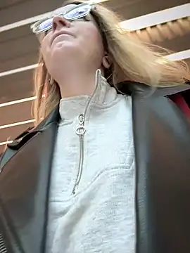 Teya moon  online show from 12-27-24, 10:12