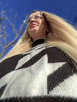 Teya moon  online show from 01-03-25, 11:14