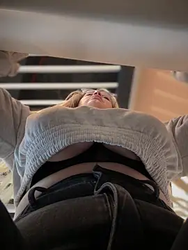 Teya moon  online show from 01-22-25, 11:12