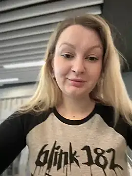 Teya moon  online show from 03-03-25, 11:44