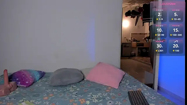 Snapshot of thamara26 chatting on 02-14-26, 01:57 thamara26 online show from 02-14-26, 01:57