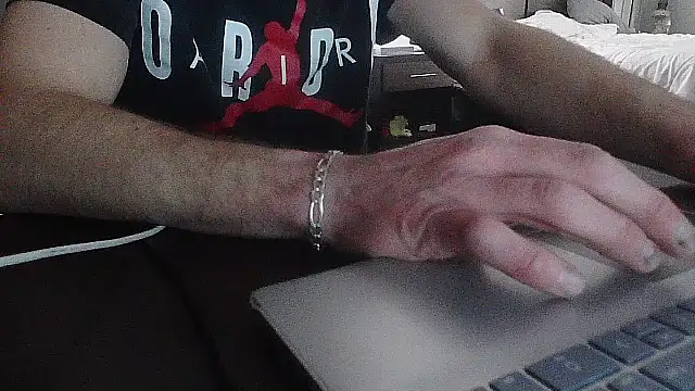 Snapshot of HungStud4You chatting on 01-06-26, 03:32 HungStud4You online show from 01-06-26, 03:32