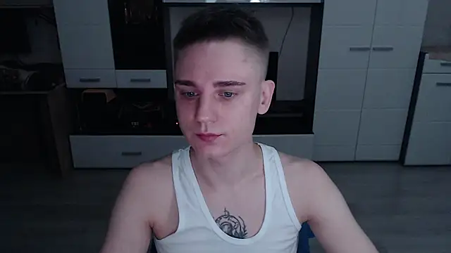 angryzan online show from 10-22-25, 04:35