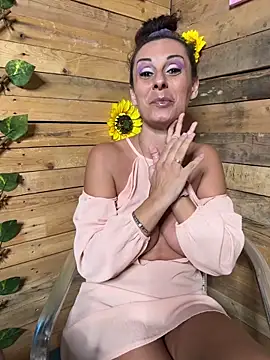 therealbeverlycious online show from 02-05-26, 09:52