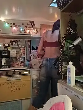 whitetrashdirtyslut online show from 05-19-26, 01:39