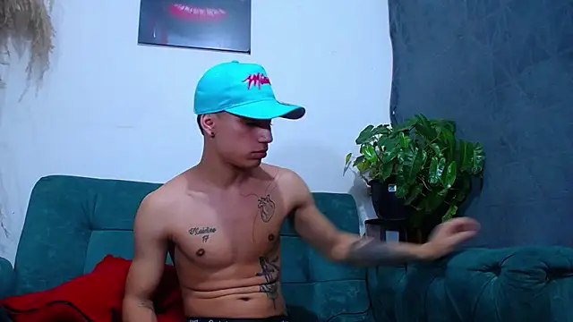 Leon hot X online show from 02-07-25, 01:47