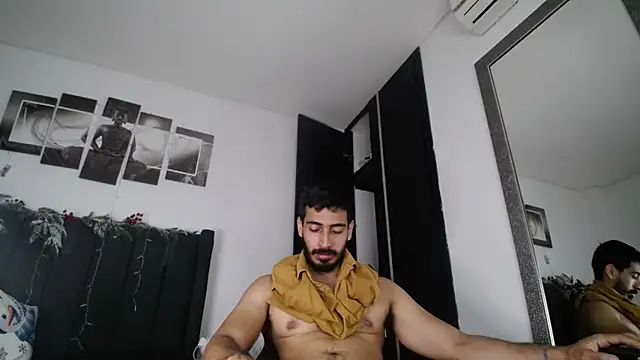 Snapshot of muscle_ares chatting on 12-08-24, 01:14 muscle ares online show from 12-08-24, 01:14