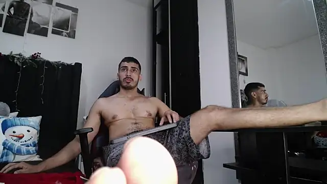 Snapshot of muscle_ares chatting on 12-12-24, 03:48 muscle ares online show from 12-12-24, 03:48