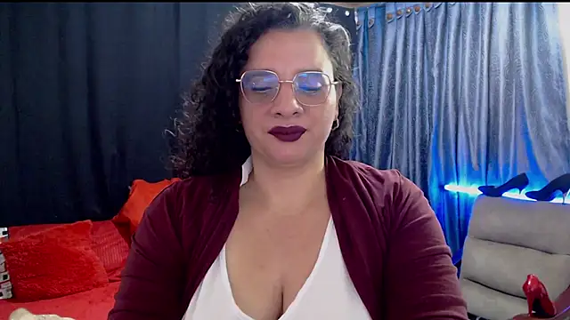Snapshot of Aleja_Gonzales chatting on 07-15-26, 11:37 Aleja Gonzales online show from 07-15-26, 11:37
