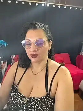 Snapshot of Aleja_Gonzales chatting on 07-18-26, 10:46 Aleja Gonzales online show from 07-18-26, 10:46